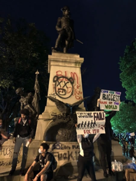 During the May 31, 2020 night riots in Washington, a monument dedicated to the Polish-American hero General Tadeusz Kościuszko was devastated by a antifa mob.