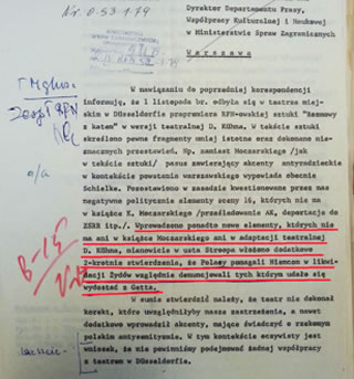 On Twitter Sławomir Sieradzki presented two documents showing how the history of Poland was falsified in East Germany known as GDR. 